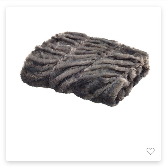 Threshold throw - Picture 3 of 3